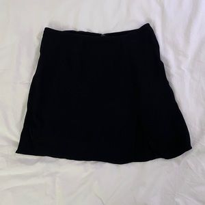Aritzia Sun-deh mini skirt - black (size small/4)